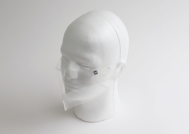 透明PET素材、頬骨部分のシリコンゴムのみで装着が可能