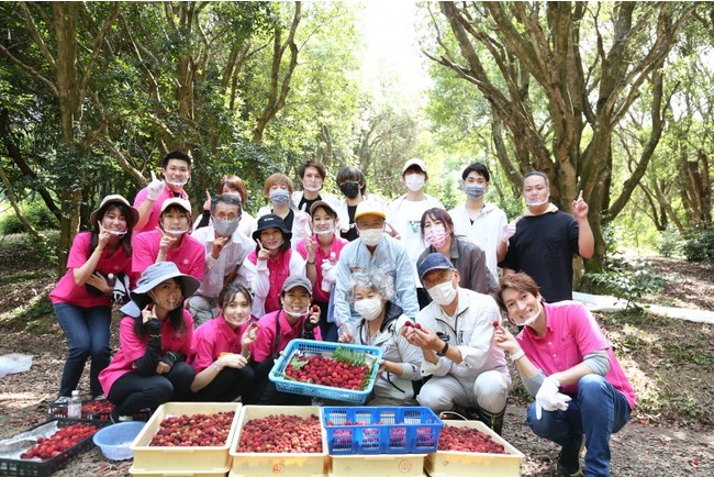 「那珂川市地域応援プロジェクト」幻の果実・やまももの収穫作業を行いました