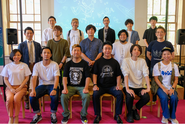 7月14日に福岡市が開催した記者発表会に参加するeatas代表取締役の手嶋（下段左から1番目）