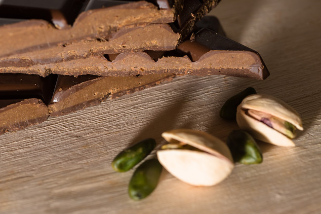 【数量/期間限定】世界初の完全食チョコレートandew(アンジュ)に新作のプラリネチョコレートが登場！ピスタチオ・アーモンド・ヘーゼルナッツの3種セット！