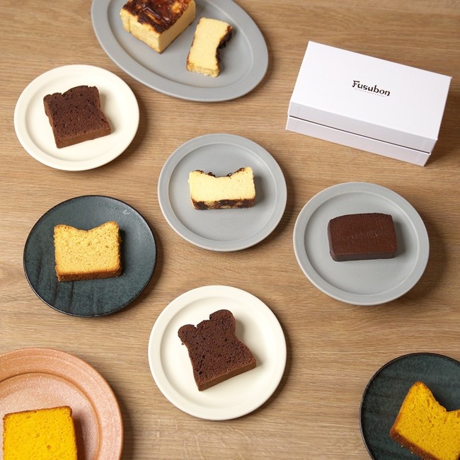 低糖質パンとスイーツの専門店「フスボン」がバスクチーズケーキやパウンドケーキなどの新商品を追加！7周年を記念した7種のギフトスリーブも制作！