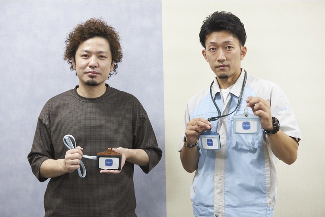 左、wajiの菅野さん、右、リボニスプロジェクトメンバーの白井