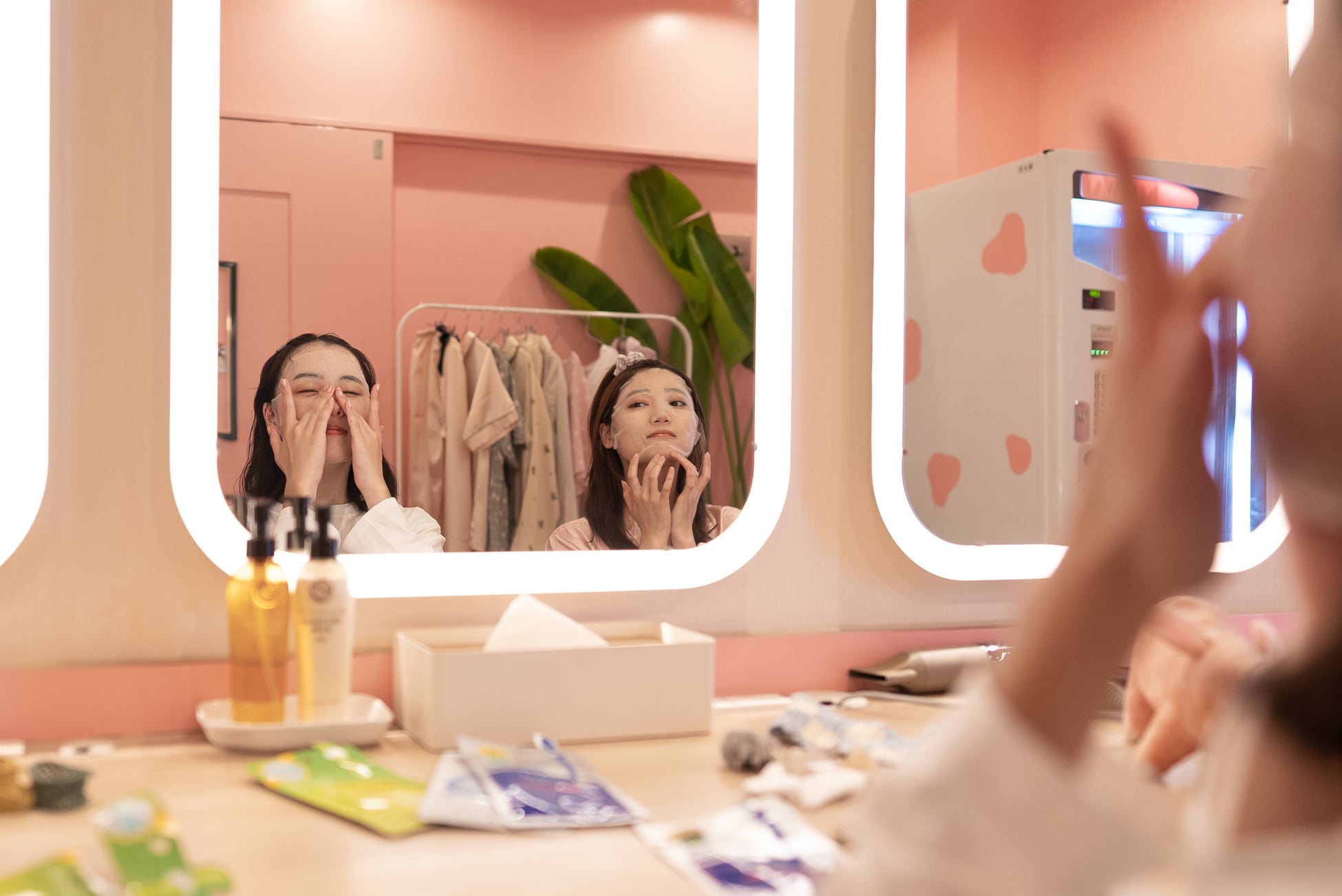 韓国発の人気美容コスメブランド「MEDIHEAL」とおふろcafe utataneがコラボ。限定アメニティの提供やサウナイベントを開催