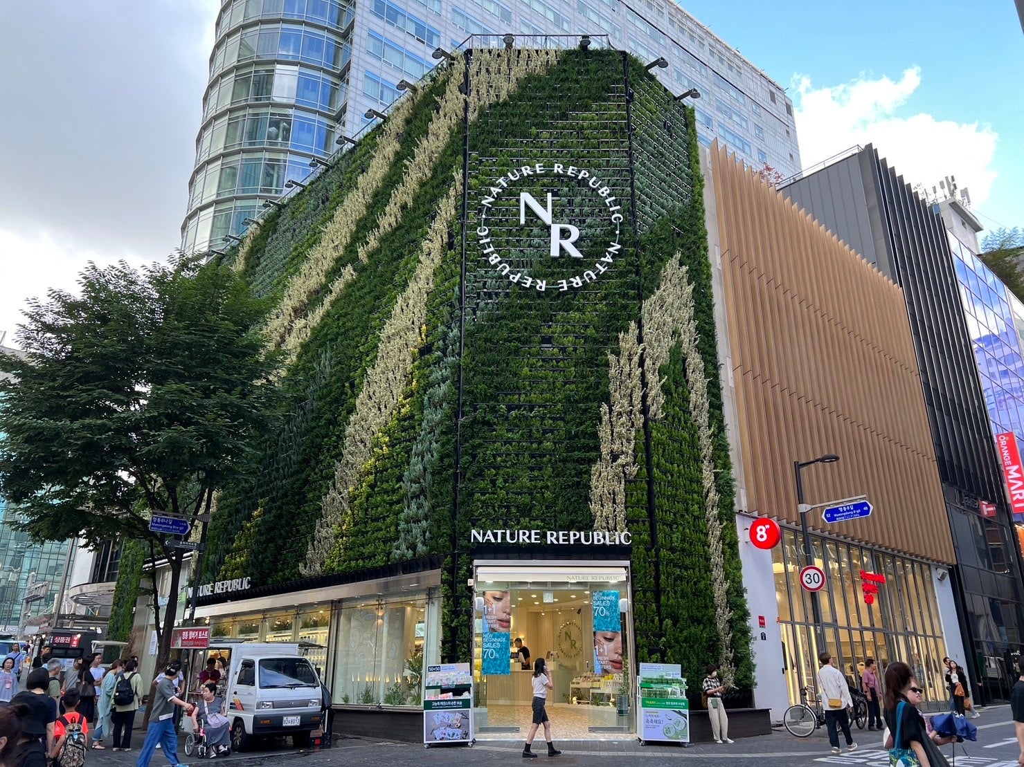 ネイチャーリパブリック 韓国・明洞のランドマーク「明洞ワールド店」を2023年8月25日にリニューアルオープン