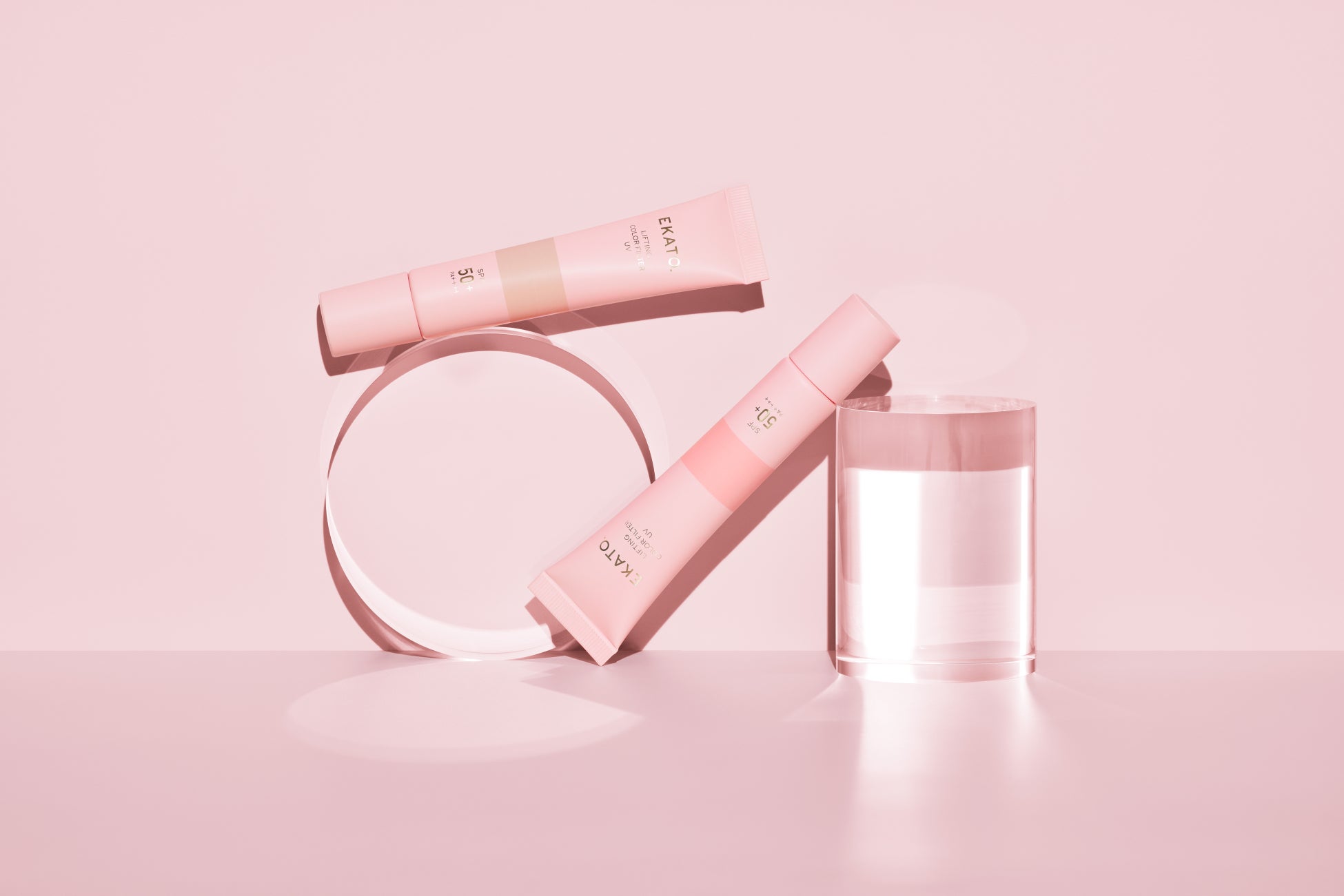 Lovetoxic（ラブトキシック）より、通販サイト「DHOLIC」（ディーホリック）とのコラボアイテムを発売！