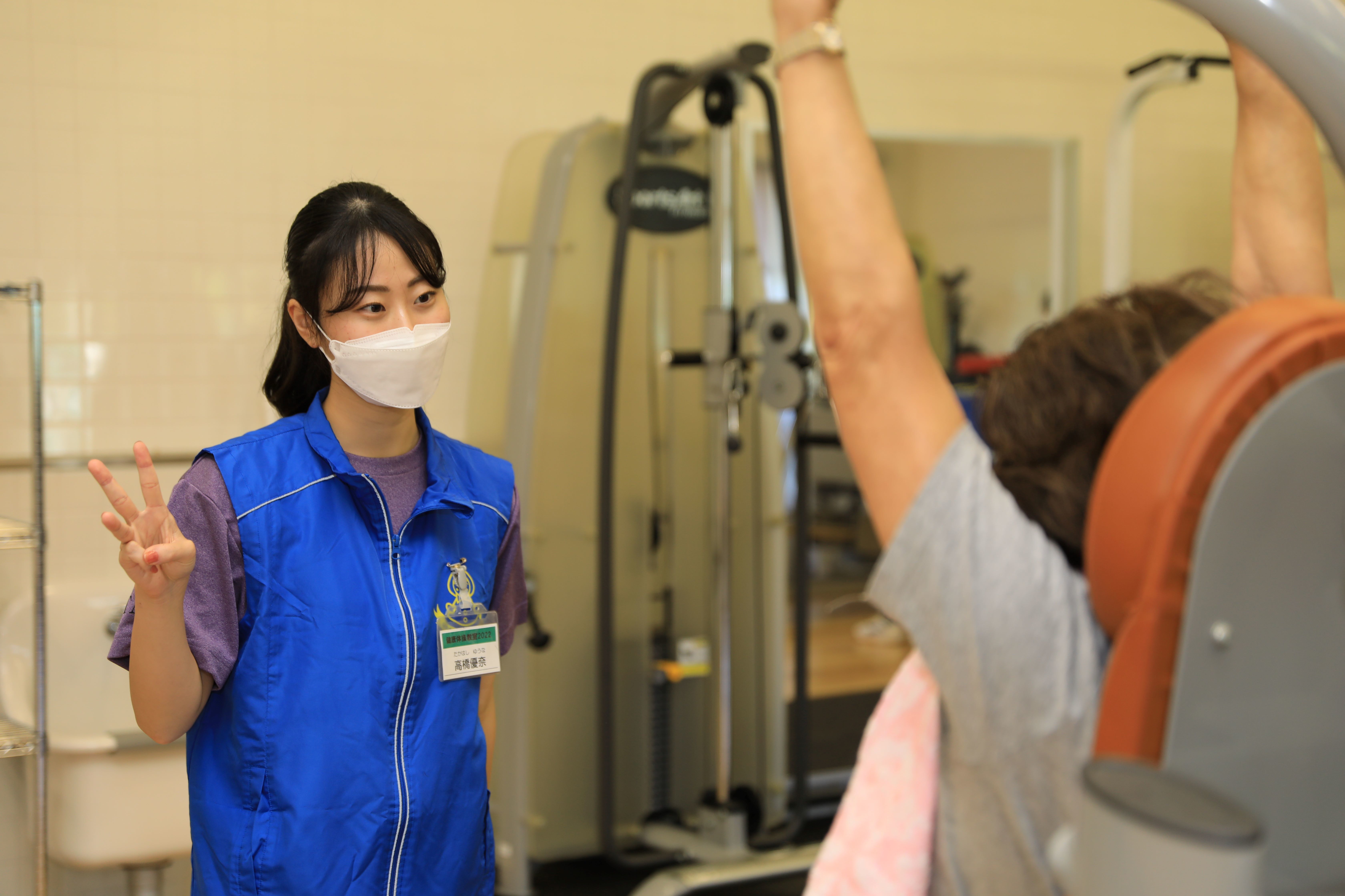 やまとコスメ×近畿大学　産学連携のデザイン共同制作　
奈良県の特産品である柿の葉や米発酵液を配合した
ご当地シートマスクの“つつまし顔ver”が9月27日発売