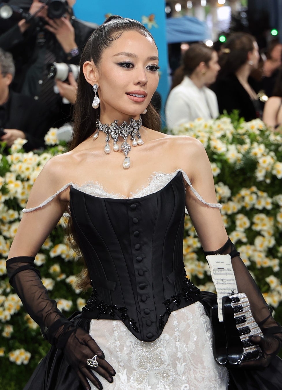 【ゲラン】グローバルアンバサダー ジーナ・アリスがメットガラ2025に登場