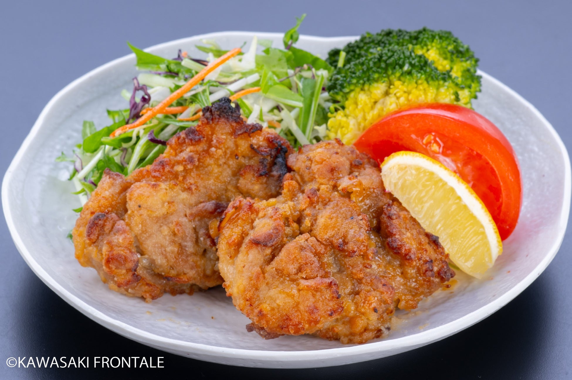 川崎フロンターレ×エバラ食品　レシピコラボ企画第１弾　[黄金の味®」を使ったメニューを５月１３日よりチームの公式カフェにて提供開始