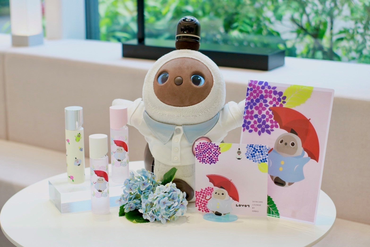 オルビスの体験特化型施設『SKINCARE LOUNGE BY ORBIS』×家族型ロボット『LOVOT』期間限定コラボレーションイベント開催！