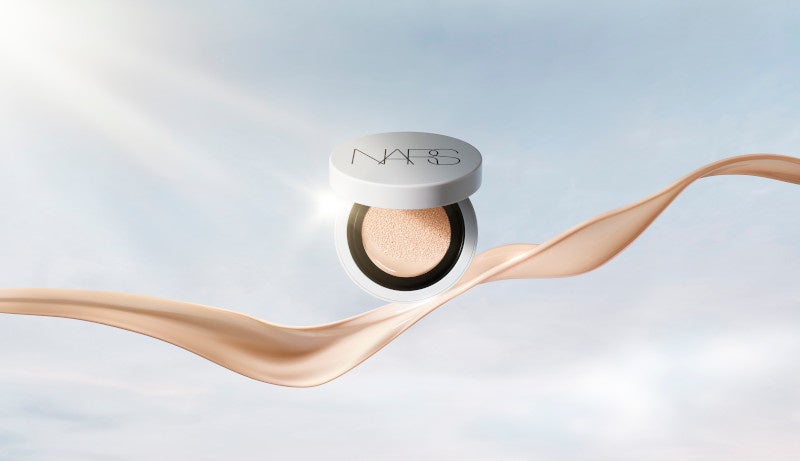 【NARS 2025年上期ベストコスメ受賞速報】光のカバー力で透明感のある肌に導く「ライトリフレクティング セラムクッションファンデーション」がSPURの「ベスト・オブ・メイクアップ」を受賞
