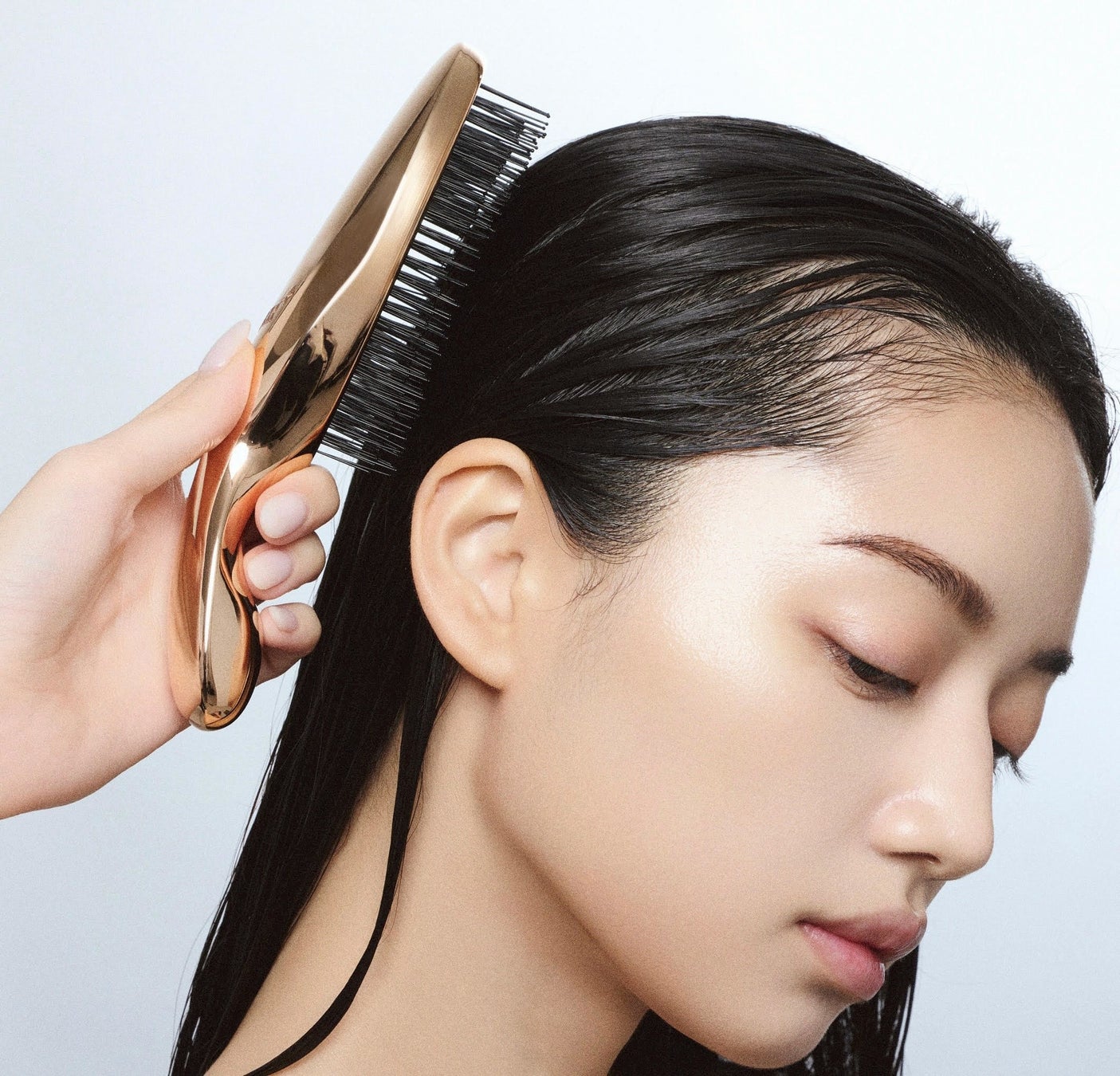 【お知らせ】「HAIRSTAR イオンスターブラシ」ご好評により初回生産分が完売。予約受付を開始いたします。