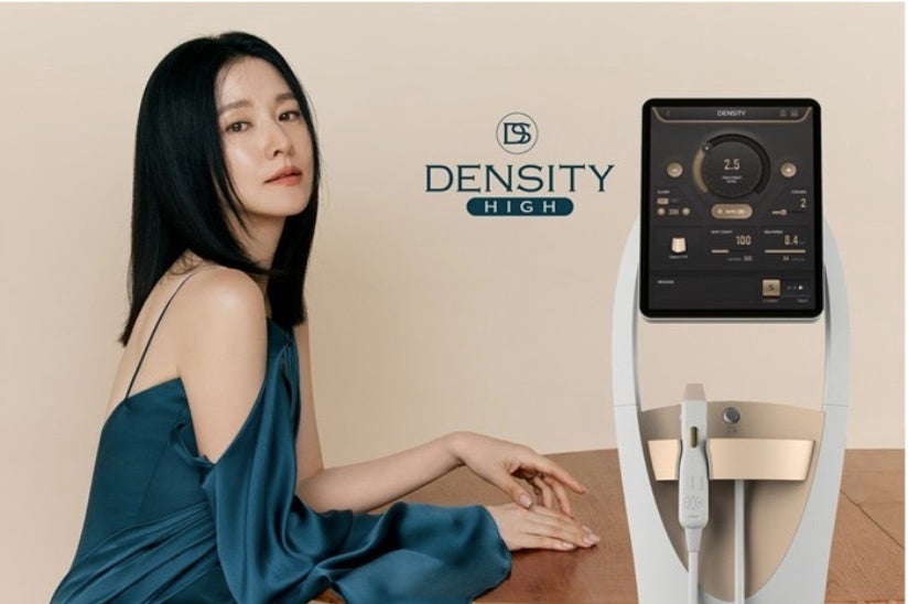 女優イ・ヨンエ氏出演で話題沸騰！痛みを抑えた次世代高周波美肌機器「デンサーティー（Density）」