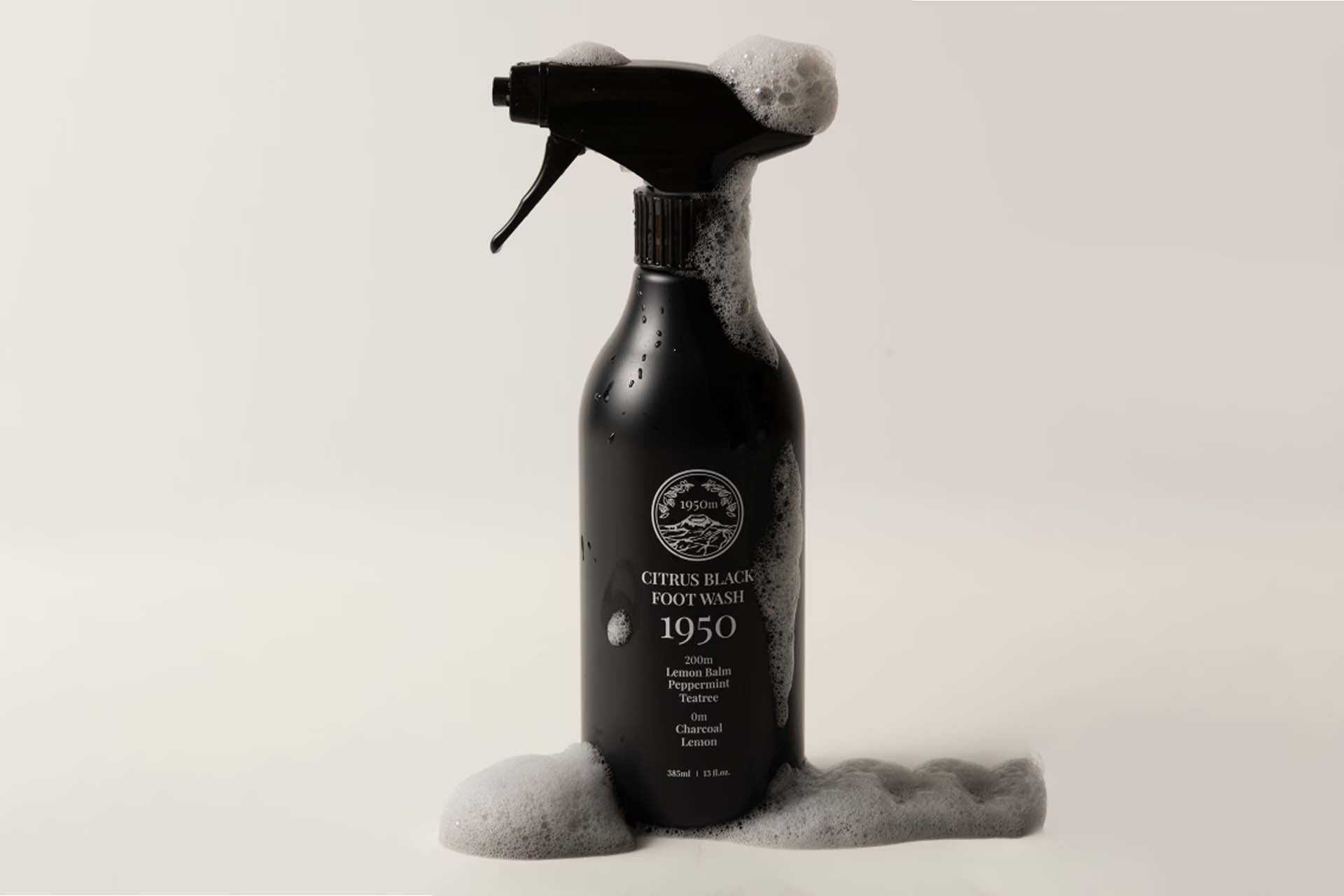 いよいよ梅雨本番！もう悩まない！デイリーケアで気になる足のニオイを解消！累計販売数5万個突破 『1950 シトラス ブラック フットウォッシュ』 日本初上陸！