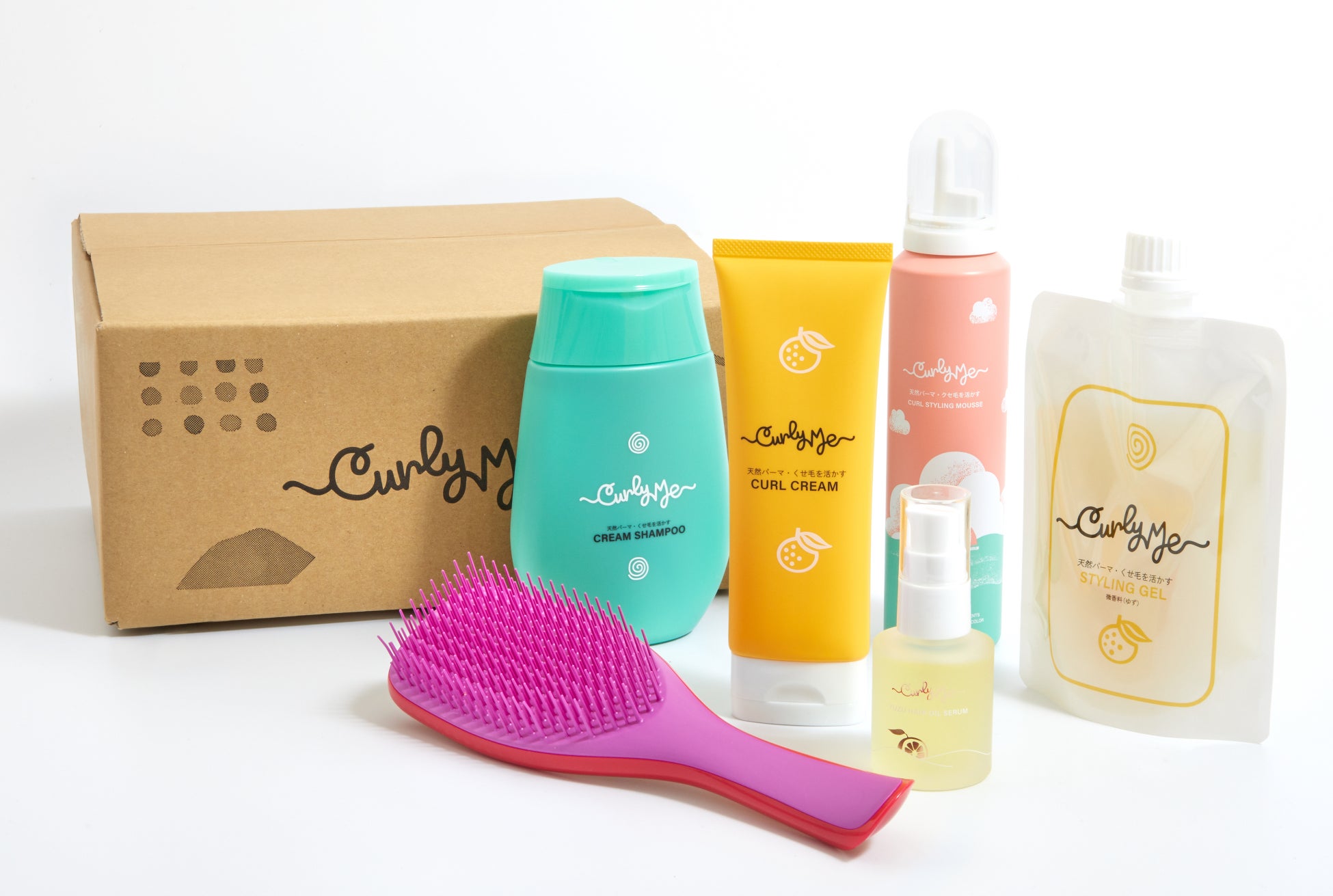 【新発売】くせ毛・天パさんの強い味方！タングルティーザー取り扱い開始記念「Curly Me くせ毛フルケア入門セット」数量限定発売！