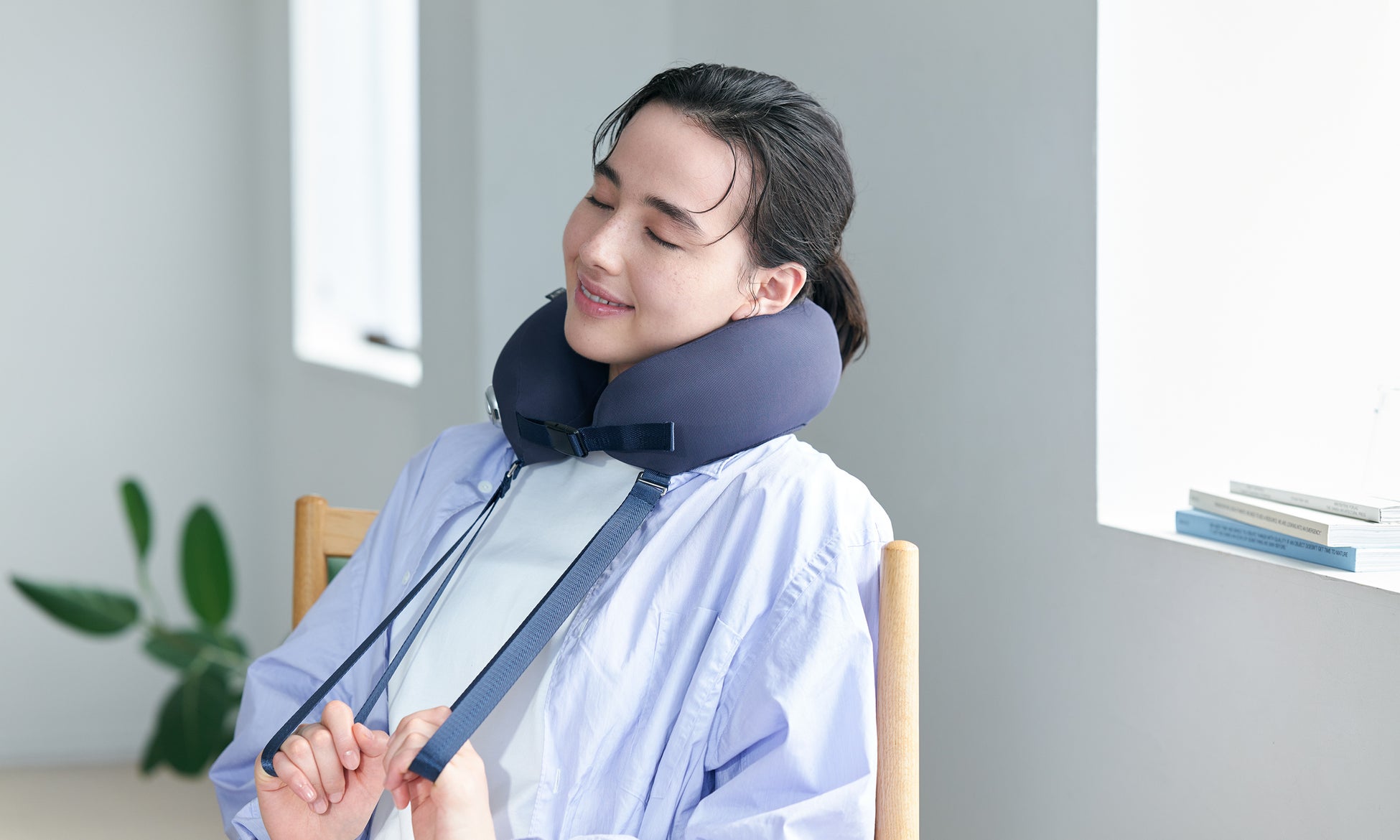 まるでネックピロー？管理医療機器の本格派。現代人の疲れに効く、AiMY(エイミー)のマッサージャー。