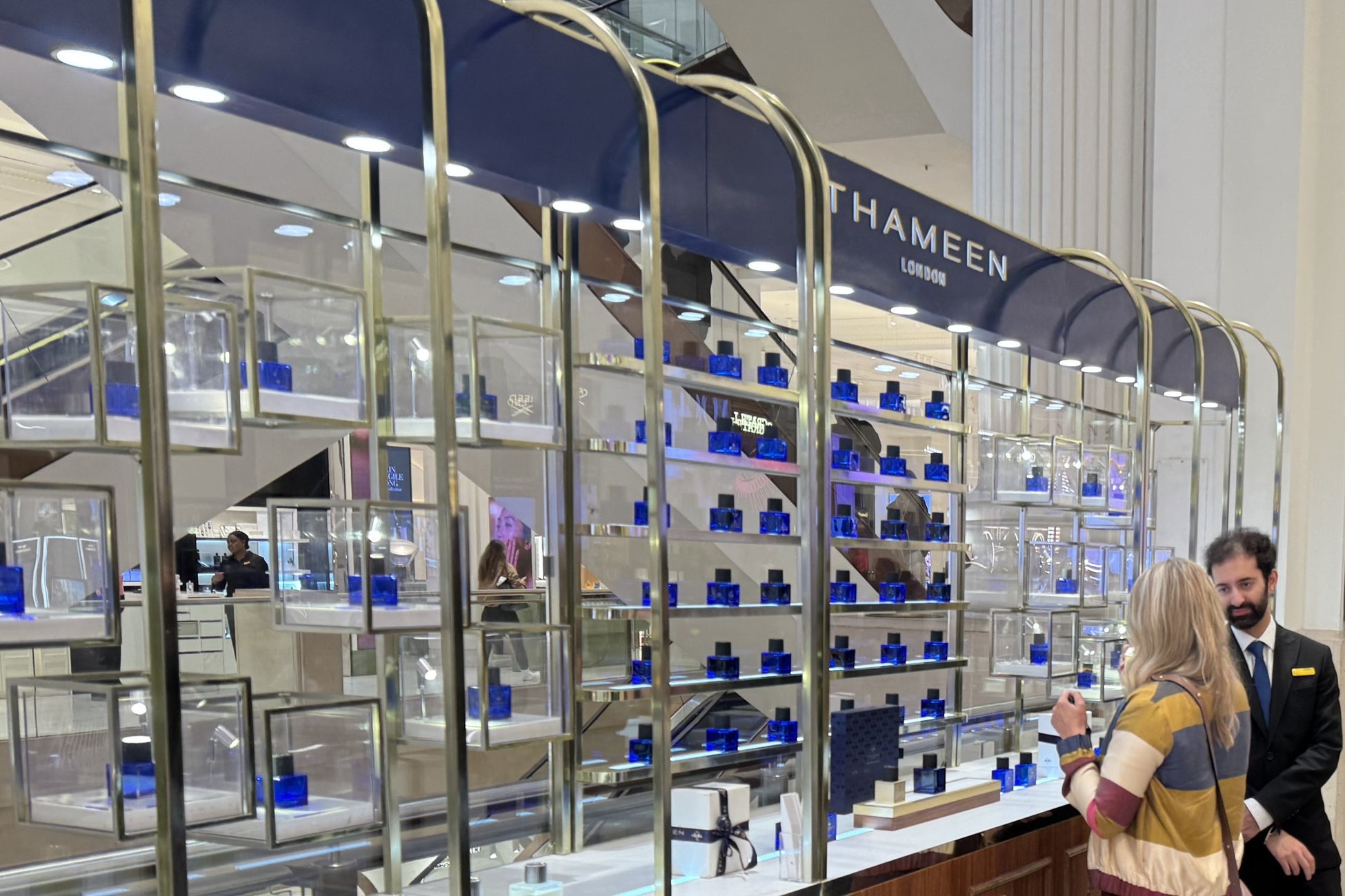 香りを言語化するAI「KAORIUM」がイギリス ロンドンの百貨店「セルフリッジ」で開催された「THAMEEN Fragrance」新商品発売イベントに登場！