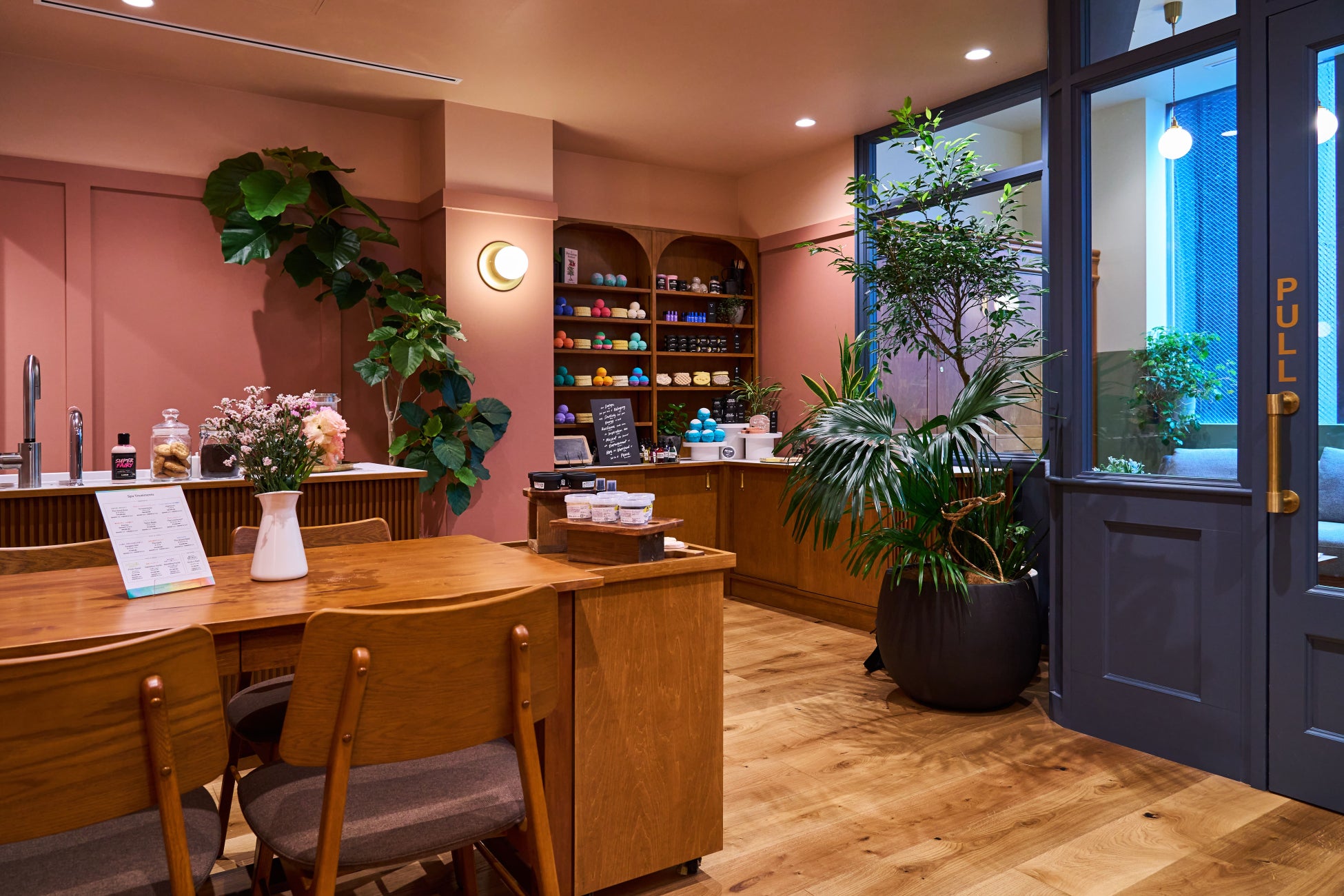 ナチュラルコスメブランドLUSH国内最大面積となるラッシュスパ施設を6月27日（金）『LUSH SPA 新宿店』にオープン