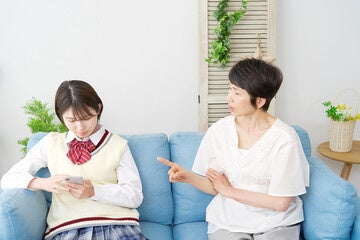保護者のための「思春期の子どもの可能性を引き出す、親のかかわり方」のトークライブを開催