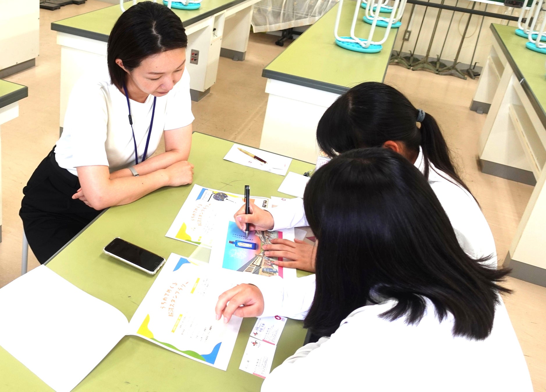 創業の地・和歌山県粉河 地域活性化企画　地域の高校生と「うちわでめぐる粉河スタンプラリー」を実施