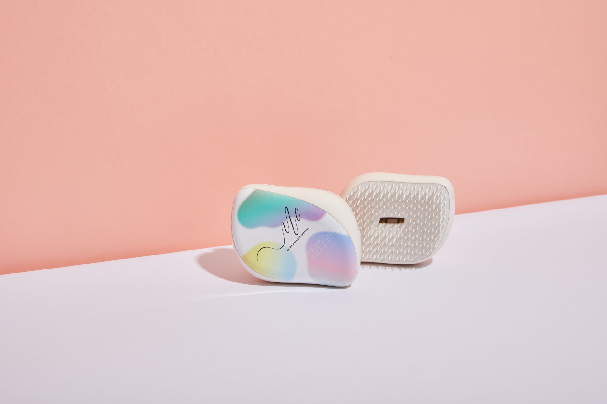 2025.8.1 debut me john masters organics × TANGLE TEEZER 毎日にときめく美しさを提案する２つのブランドのコラボが実現