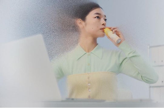 “シュッと１秒、ミストでビタミンチャージ”の新体験！飲むミストサプリ「IN MIST」、爽快感あふれる新Web CMを公開
