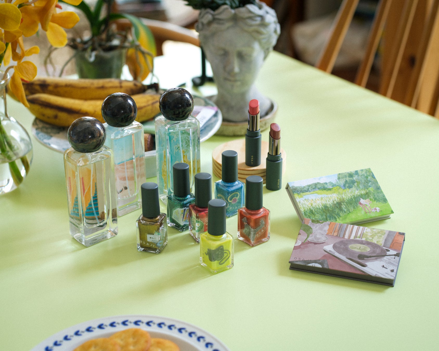 OSAJI（オサジ）より、2025 HOLIDAY MAKEUP COLLECTIONが2025年10月22日（水）より数量限定発売。