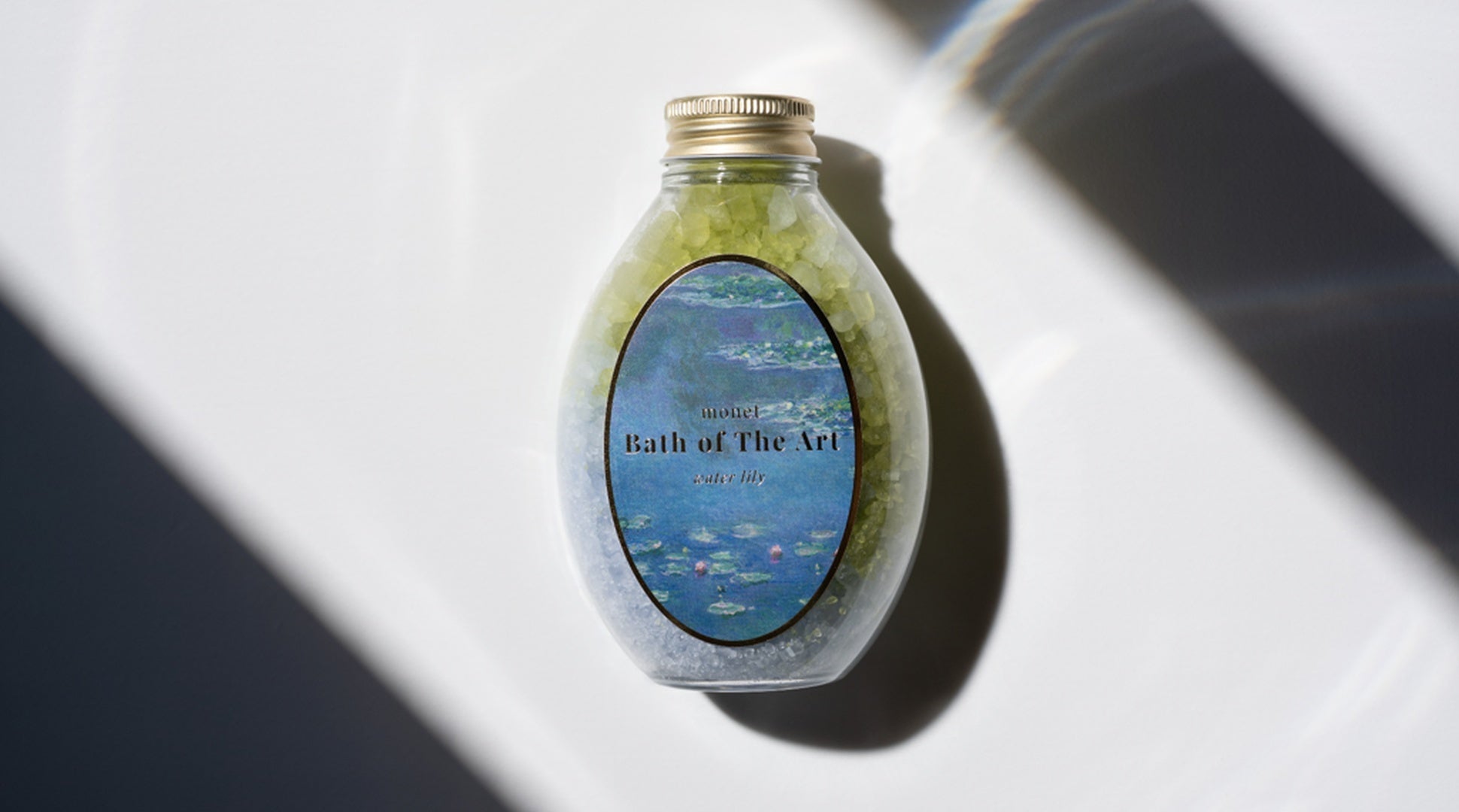 名画の中でくつろぐバスタイムを——モネ《睡蓮》着想の二層バスソルト「Bath of The Art 」2025年9月中旬発売
