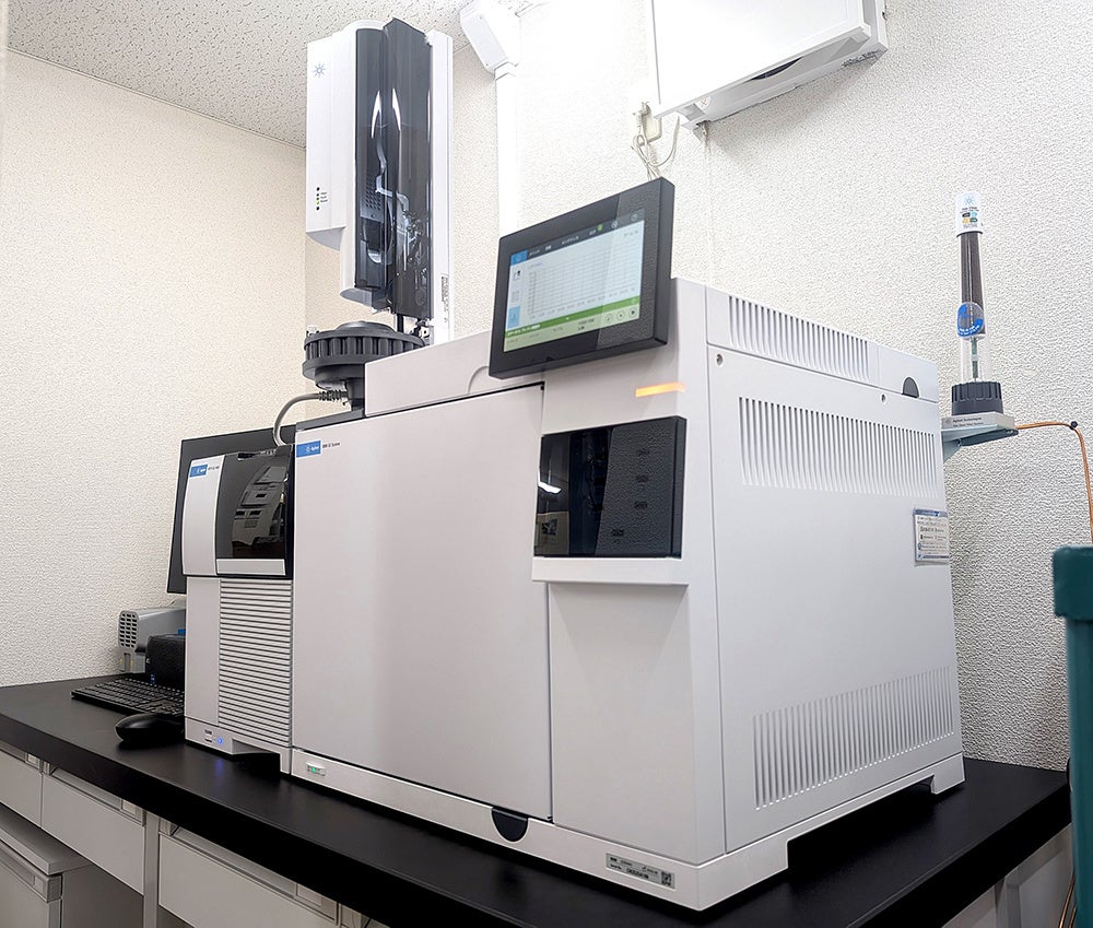 プロモツール、香りの分析力を革新する「ガスクロマトグラフ質量分析計」を導入