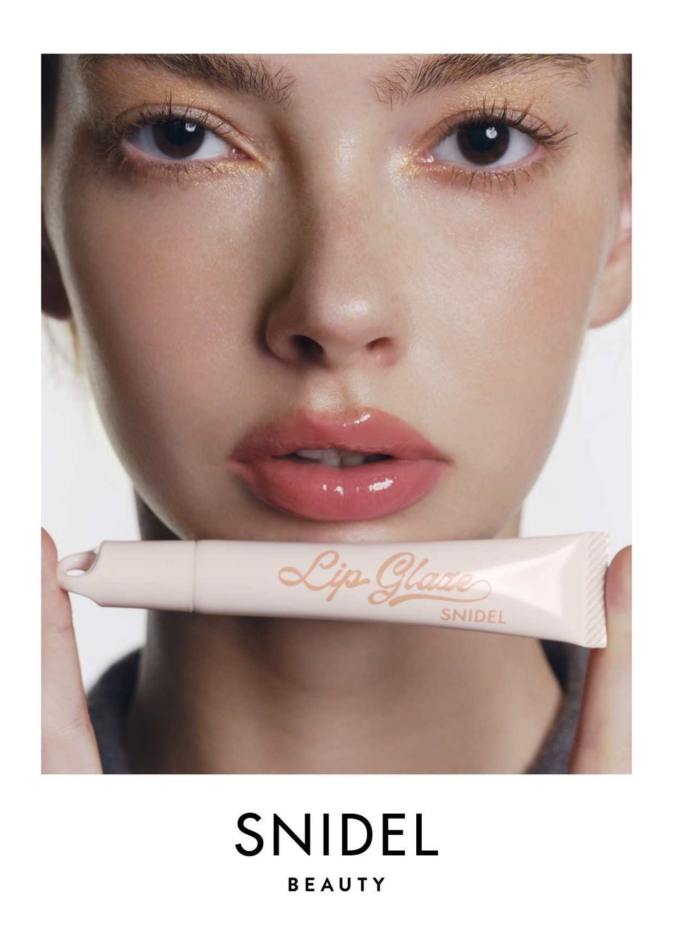＜SNIDEL BEAUTY＞ガラスのようなつや感を生み出す、プランプリップグロス〝リップ グレイズ〟が新登場