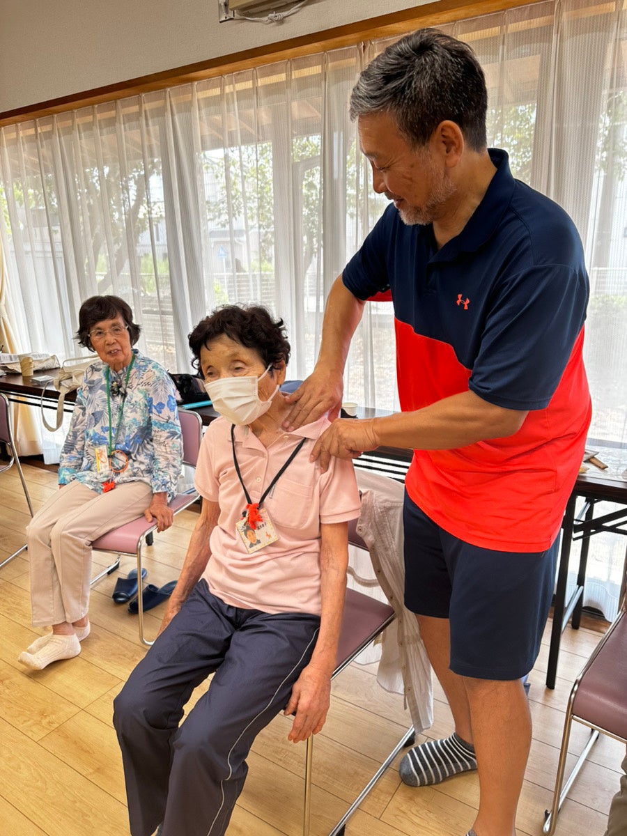 【敬老の日記念】行政と住民が築く「高齢者体操教室」に、香養堂が自然派ケア製品をプレゼントいたしました