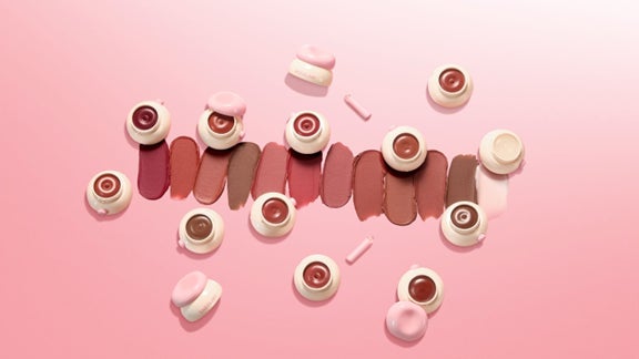 SHEGLAMの2025年秋新色として、リップにもチークにも使える2in1アイテム「Bounce Putty Pocket Lip Pot」が8月下旬より発売中！
