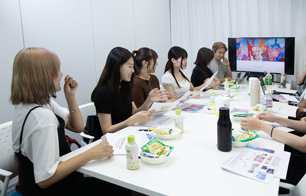 羽毛布団を超える温かさなのに「じゃぶじゃぶ洗える」新発明　NELLが「かけ布団」を10月9日（木）に発売