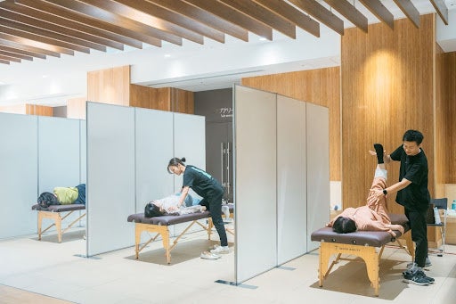 理学療法士の企業出張フィジカルケアサービス「Offi-Stretch®︎」累計利用者数13,000人突破！