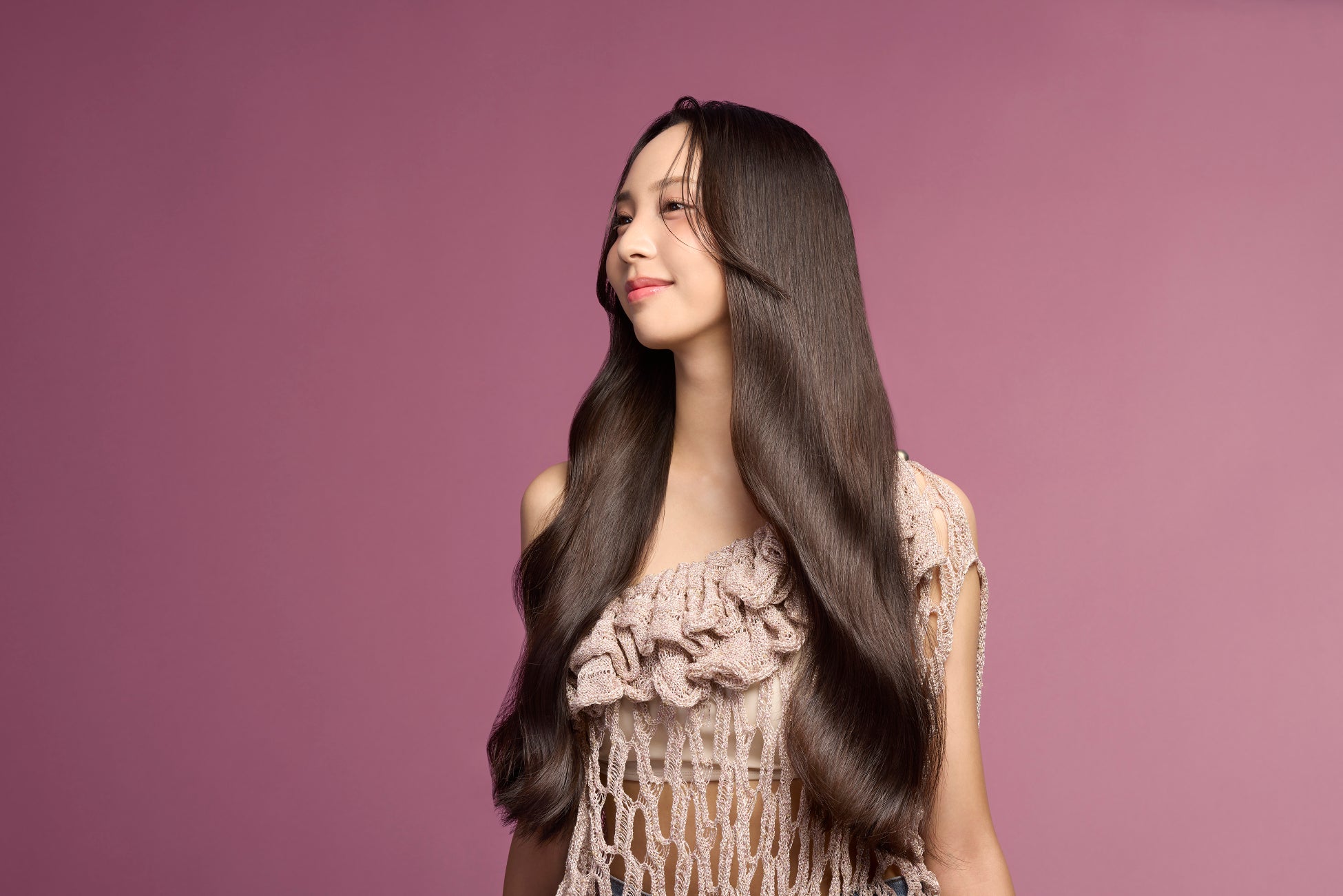 香りで魅せて、熱でキマる。SUIKOの新ヘアオイルで、指どおりもツヤもロックするスタイルへ