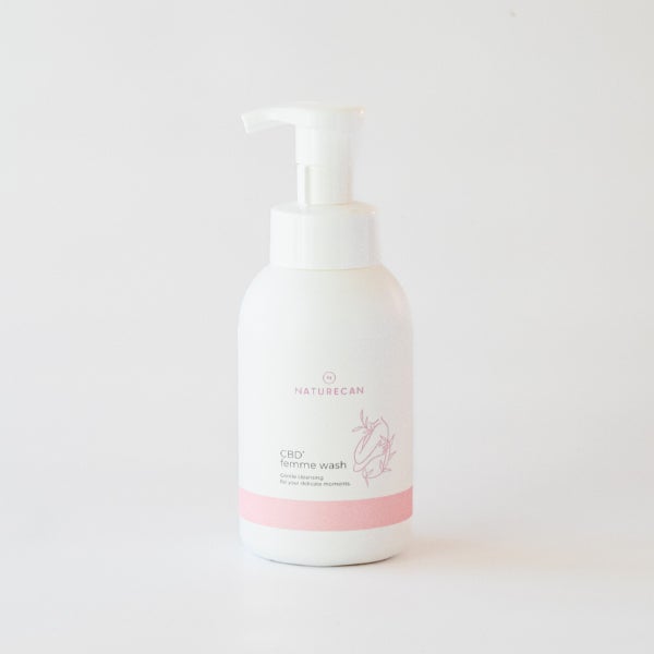 CBD配合の濃密泡フェムケアソープ「CBD femme wash（フェムウォッシュ）」が新発売！やさしい泡で叶える、心と体に寄り添う毎日のセルフケア｜Naturecan