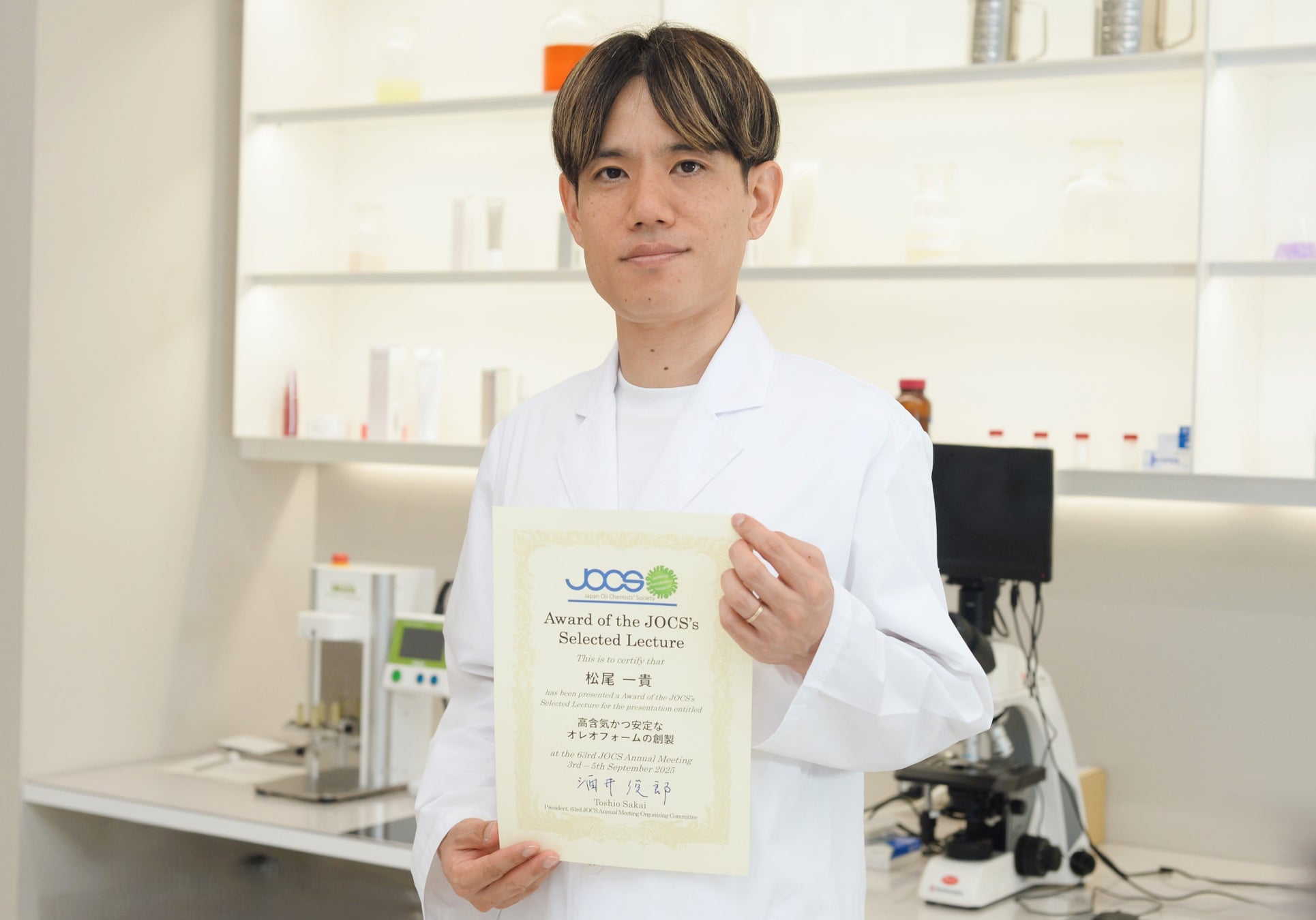 【ジバンシイ】ホリデー第三弾では、プレミアム エイジングケア*シリーズのスキンケアコフレが登場！