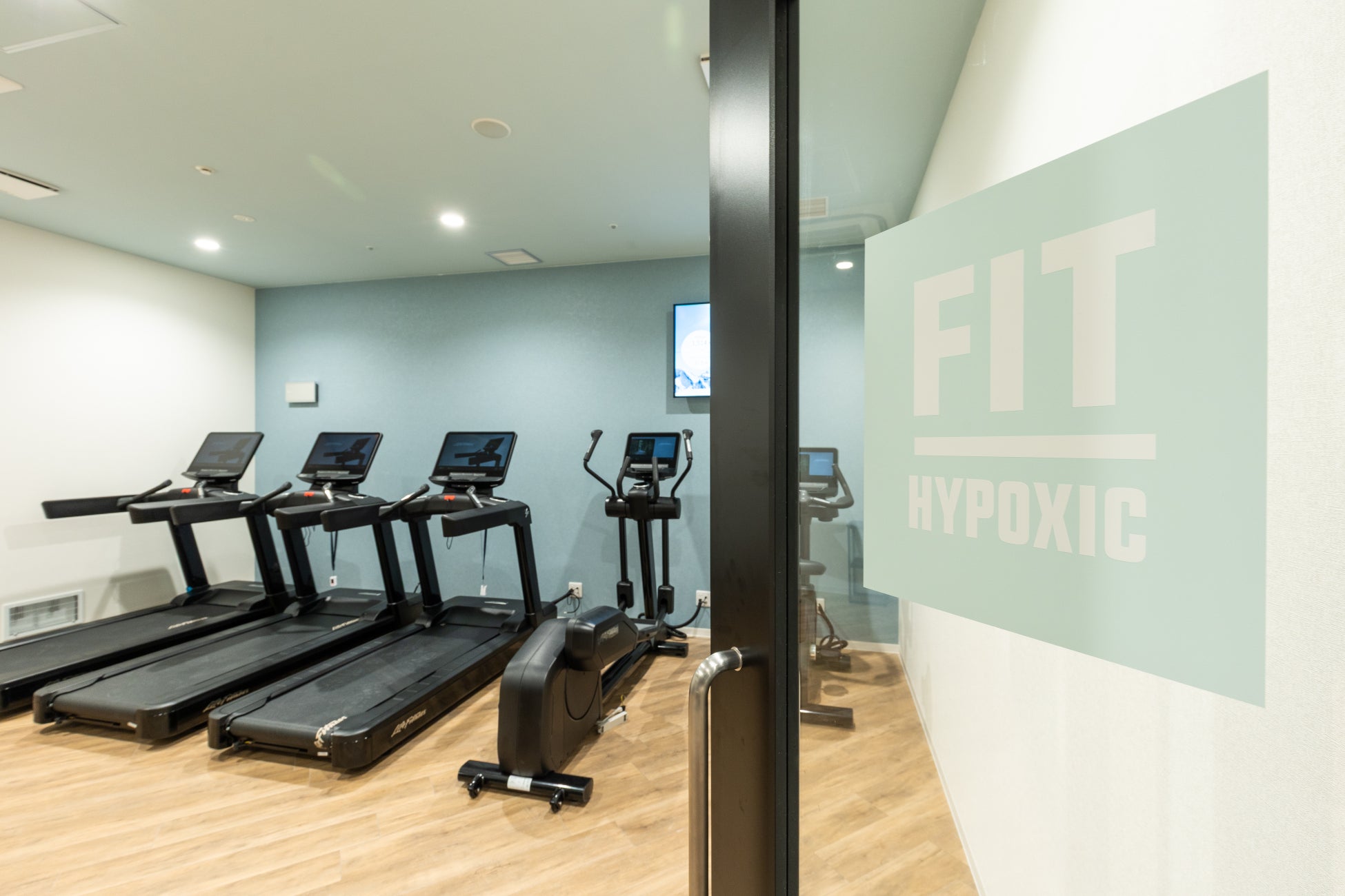 フィットイージー旗艦店 渋谷店に初導入！ 新アミューズメントサービス 「FIT-HYPOXIC」 とは？