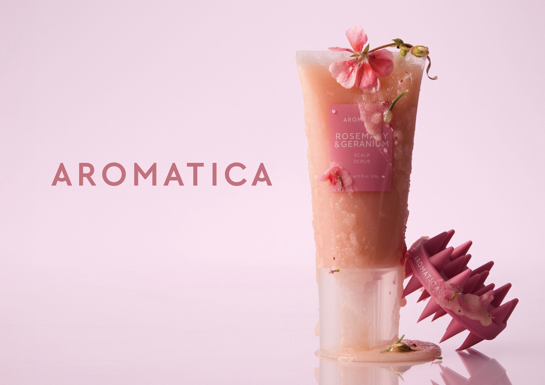 韓国発サステナブルビューティブランド『AROMATICA』からホリデーヘアキットが数量限定で登場。ローズ＆ゼラニウムの香りで、ヘアケアしながら至福のひとときを。