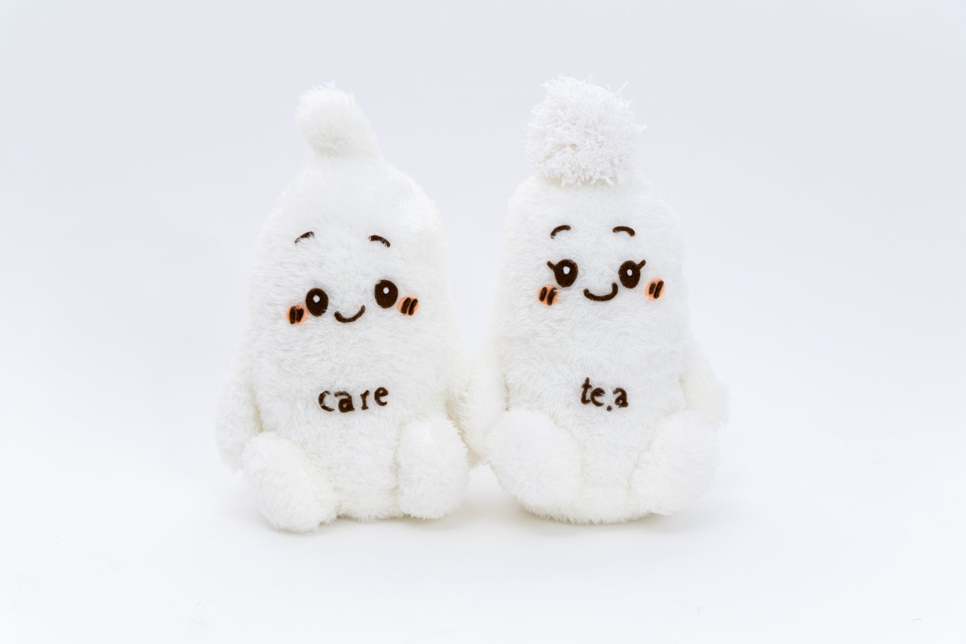 元看護師が手がけるスキンケアブランド「CARE・TE・A」より公式キャラクター「けあちゃん・てあちゃん」が誕生