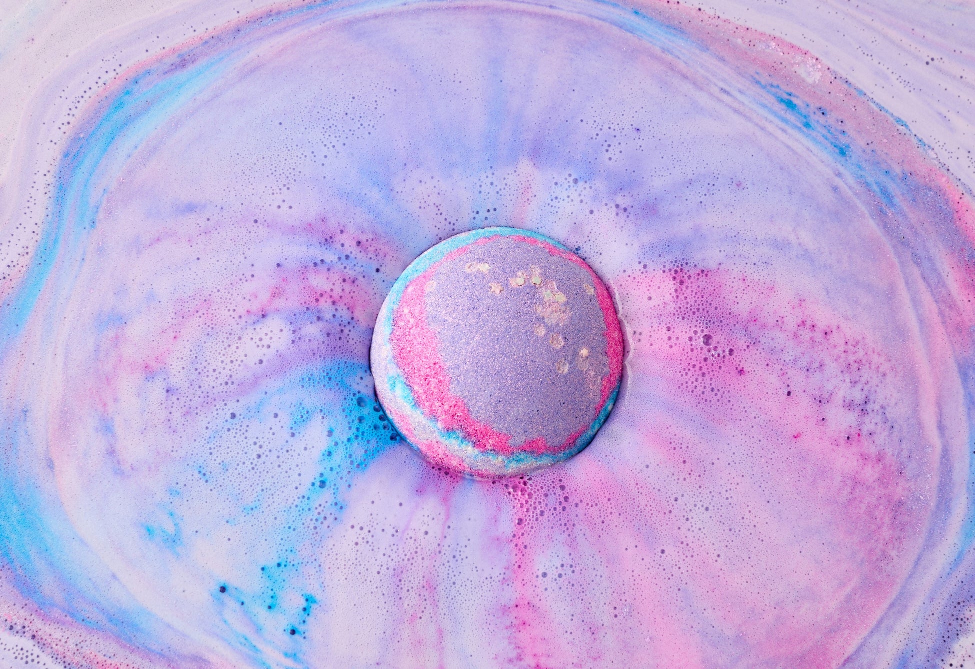 クリスマスシーズンを彩るLUSHのバスアイテム過去最多のクリスマスコレクション78種とギフトボックス42種人気ランキングTOP5をお届け！