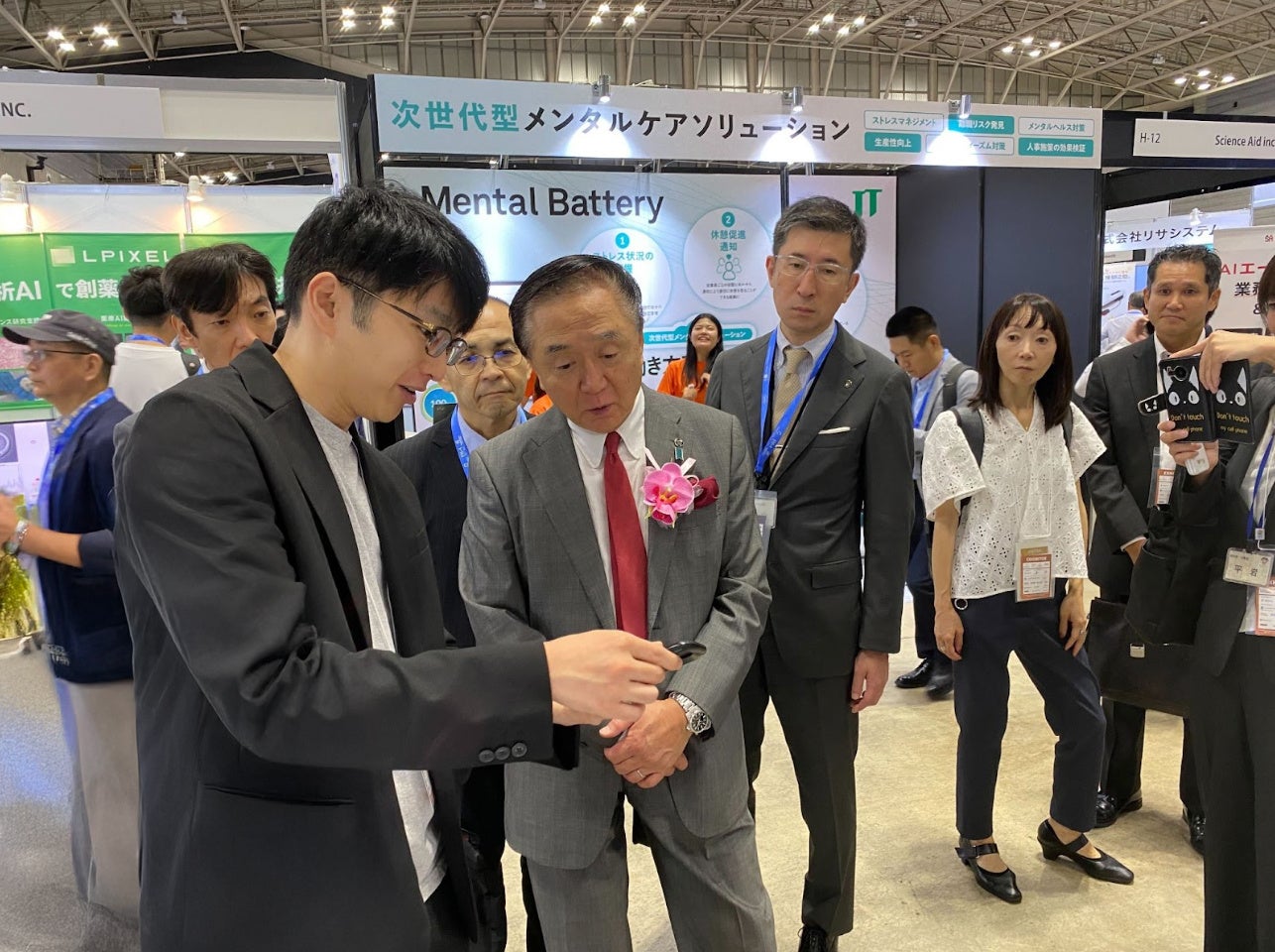 【Health Tech Japan 2025】神奈川県・黒岩知事が「パシャっとカルテ」を体験：Arteryexが未病指標社会実装推進事業の進捗と「健康銀行」構想を紹介