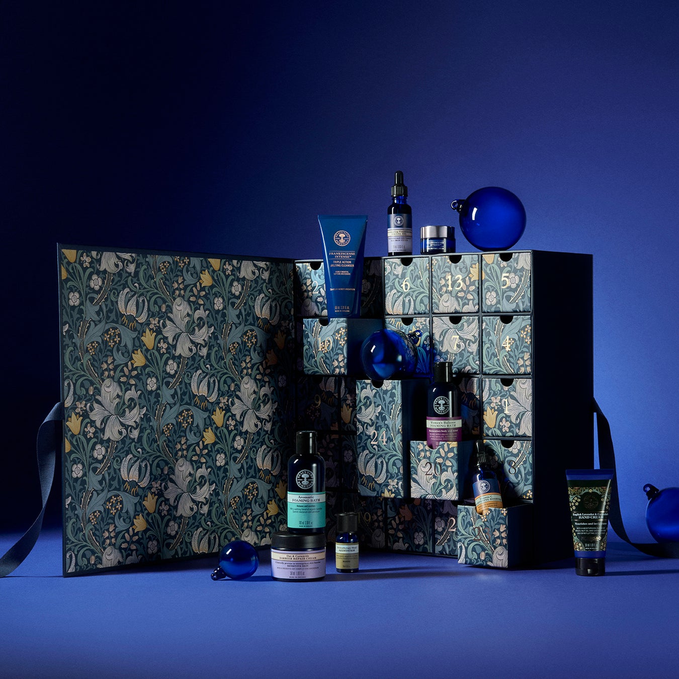 英国オーガニックコスメブランド ニールズヤード レメディーズから、今年もアドベントカレンダーが登場