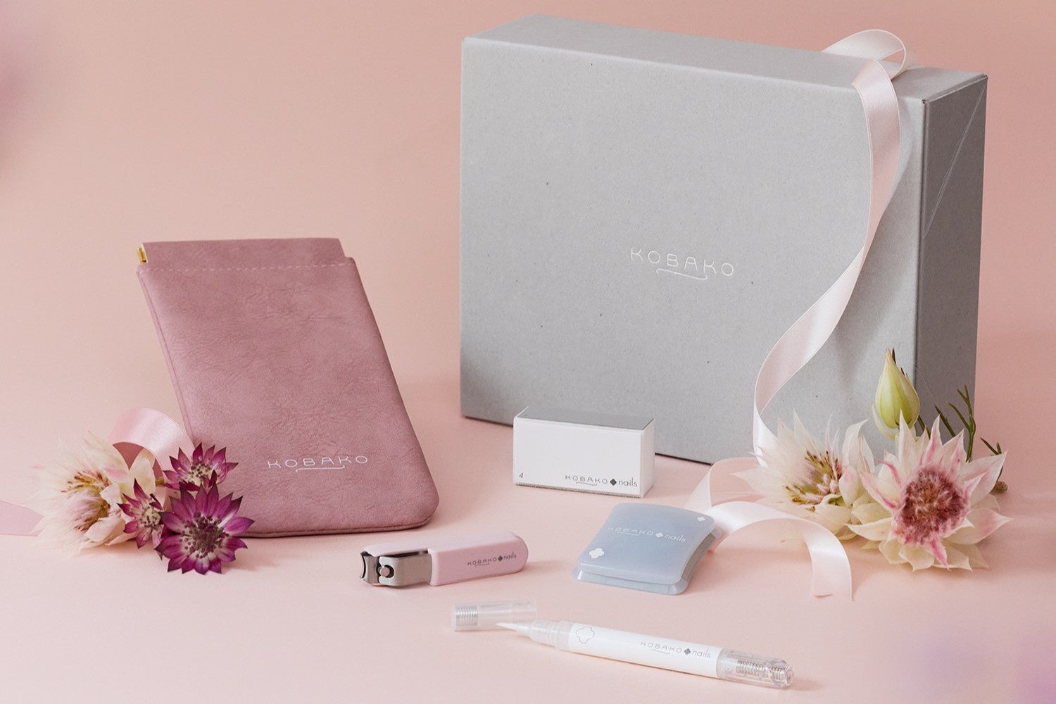 アデランスの文化芸能部門「スタジオAD」がヘアメイクを担当! 舞台『飛び立つ前に』 出演:橋爪功、若村麻由美、奥貫薫、前田敦子、岡本圭人、剣幸