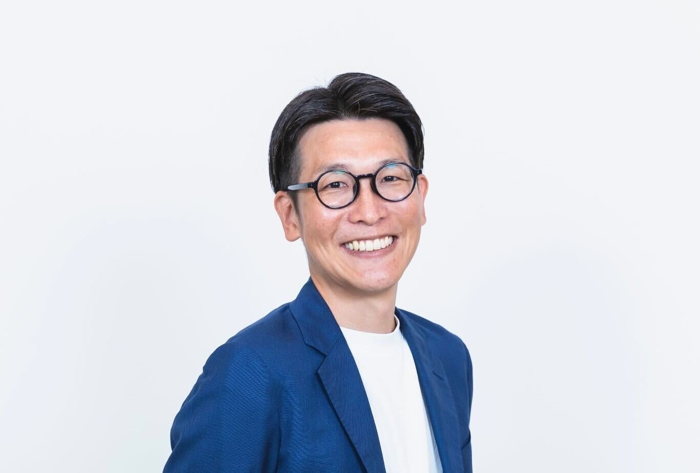 11月17日（月）発売！顔のスタイリングブランド KAKTAS “3Dアイスティック” & “ビタミンクレンズバーム”