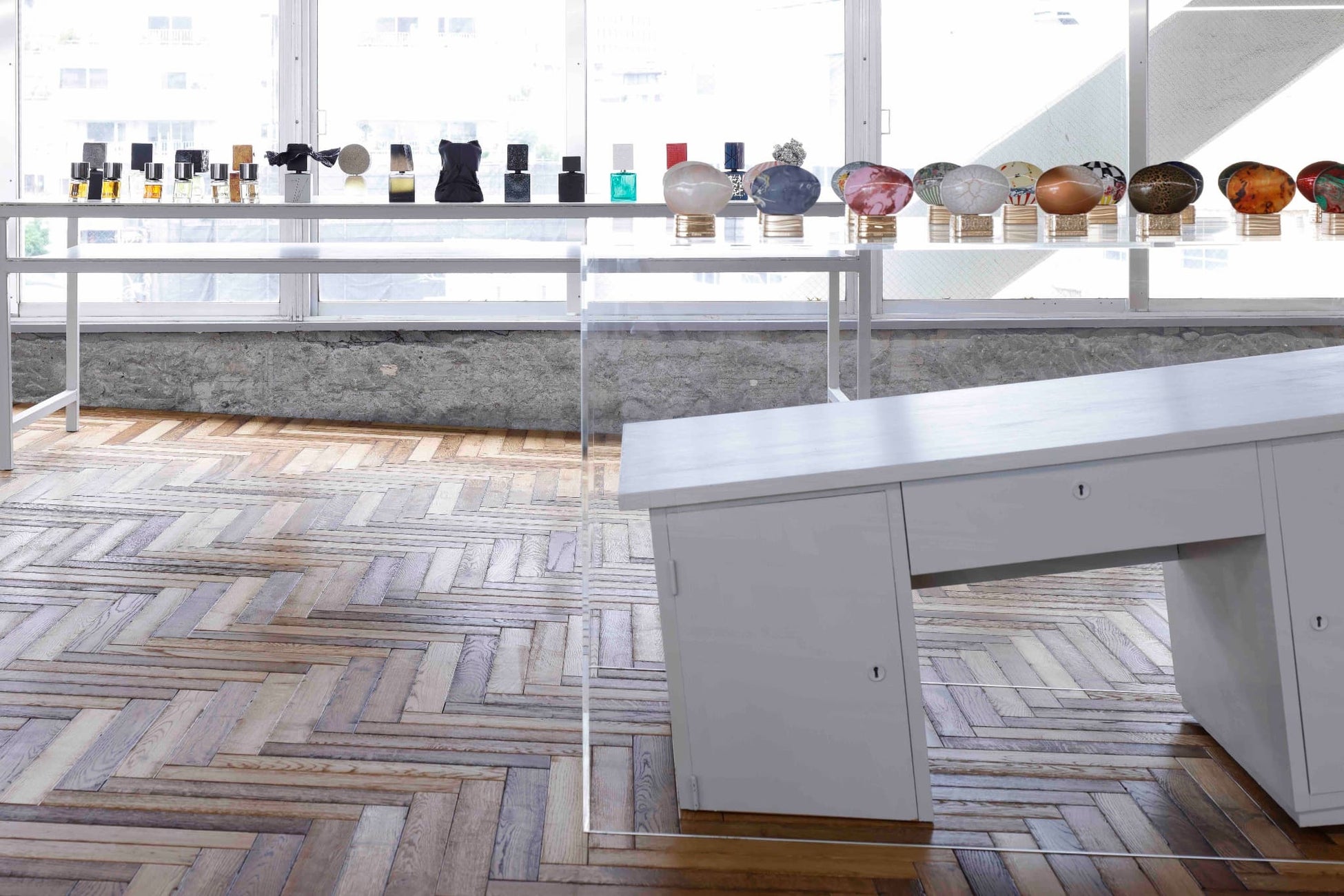 Maison MIHARA YASUHIRO デザイナー 三原康裕氏が手がける神宮前ビルディングに、ニッチフレグランス専門店「NOSE SHOP」の新店舗が11/14（金）オープン