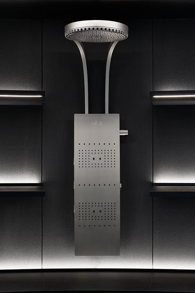 緻密な設計と壮大なスケールが融合し、かつてない入浴体験を叶える​オーバーヘッドシャワー「ReFa FINE BUBBLE GRANDIA​」を​発売に先駆けてReFa GINZAにて展示​