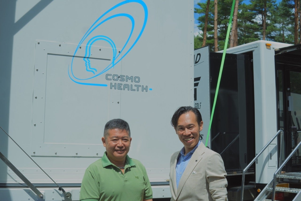ゴルフ選手の健康を支えるフィットネスカー —— 成瀬克弘トレーナー × コスモヘルス 小塚社長 対談