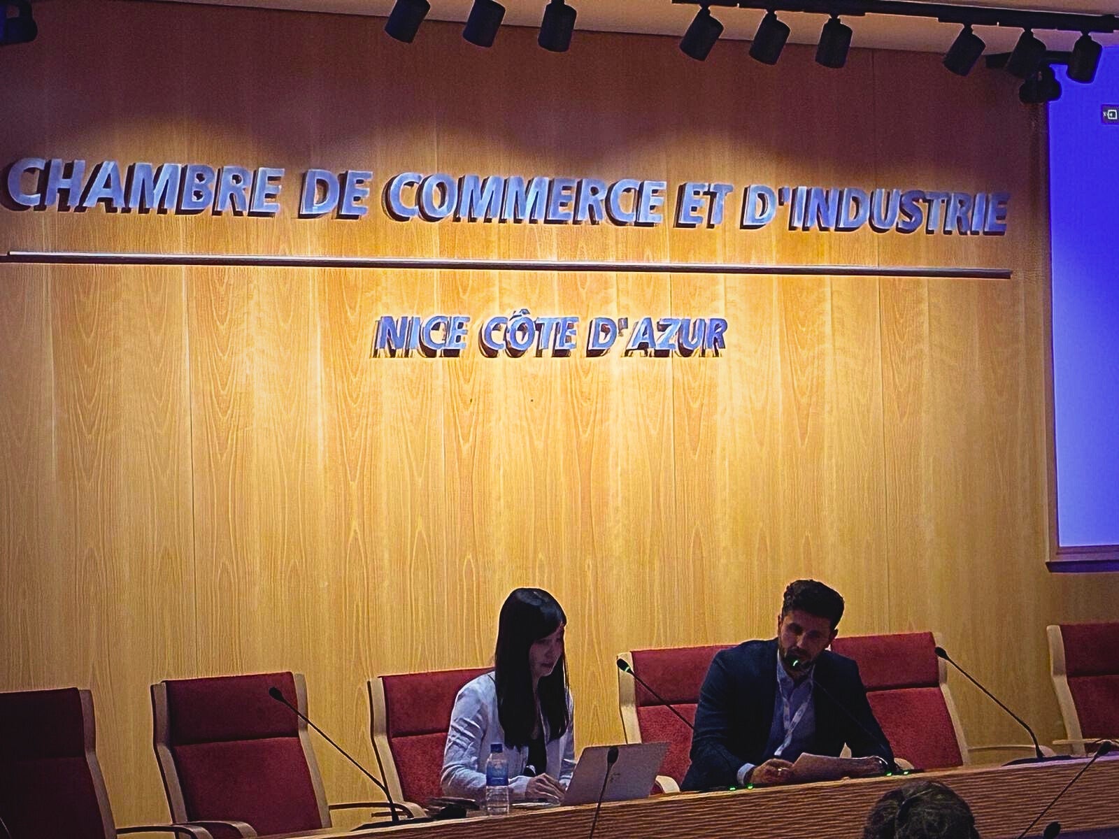 日本のフレグランス市場のトレンドについて講演