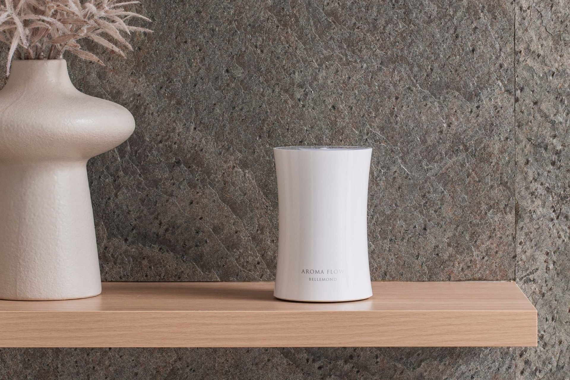 【新色ピュアホワイト登場】水なしアロマディフューザーに白が追加。上質パッケージでクリスマスプレゼントやギフトにも◎ネブライザー式でオイル本来の香りを拡散。タイマー搭載・香りの量調節可能「アロマフロー」