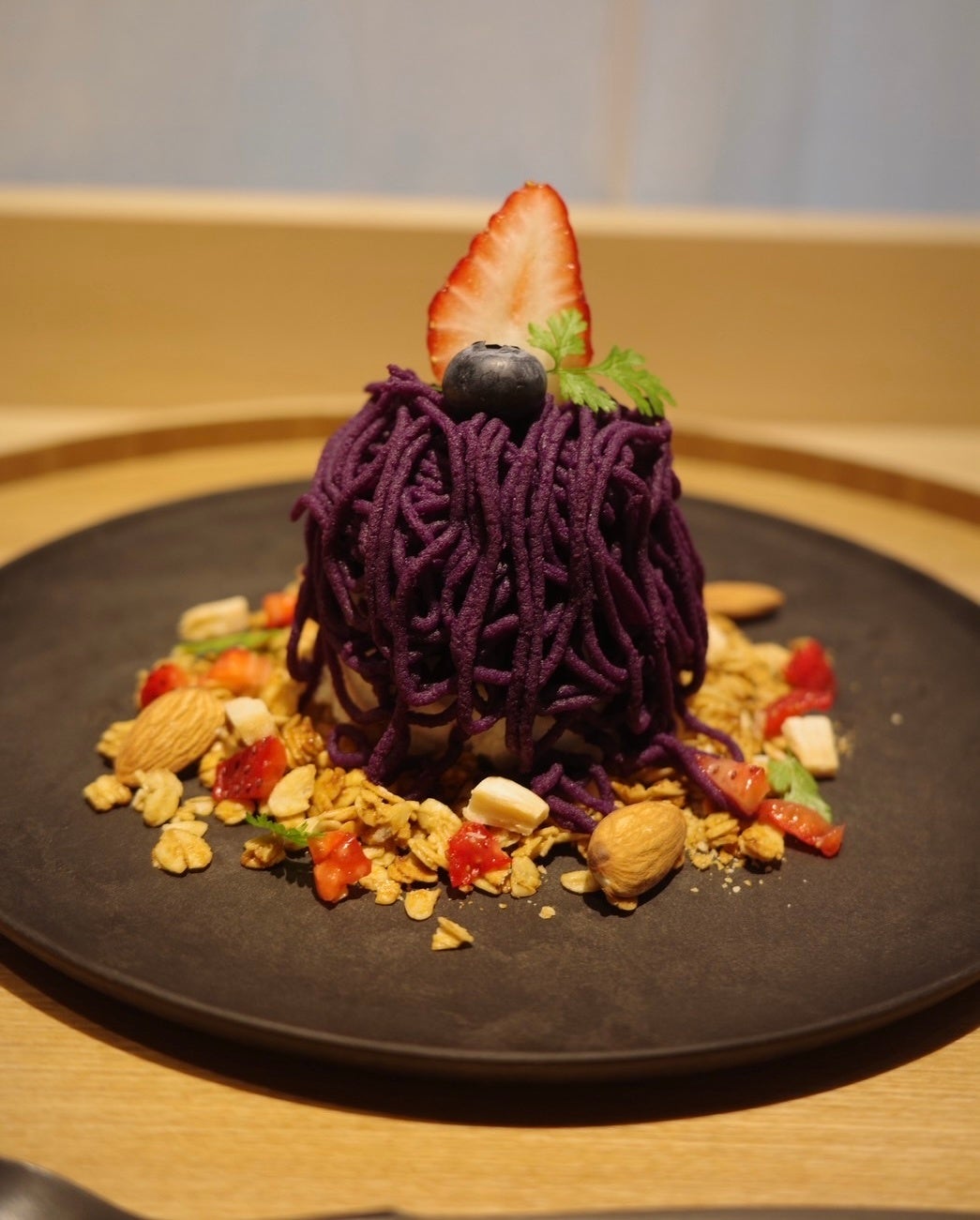 【美容皮膚科監修】 “食べる美容” グリークヨーグルト専門店〈ニイチナナ〉から、『砂糖不使用モンブラン』登場！